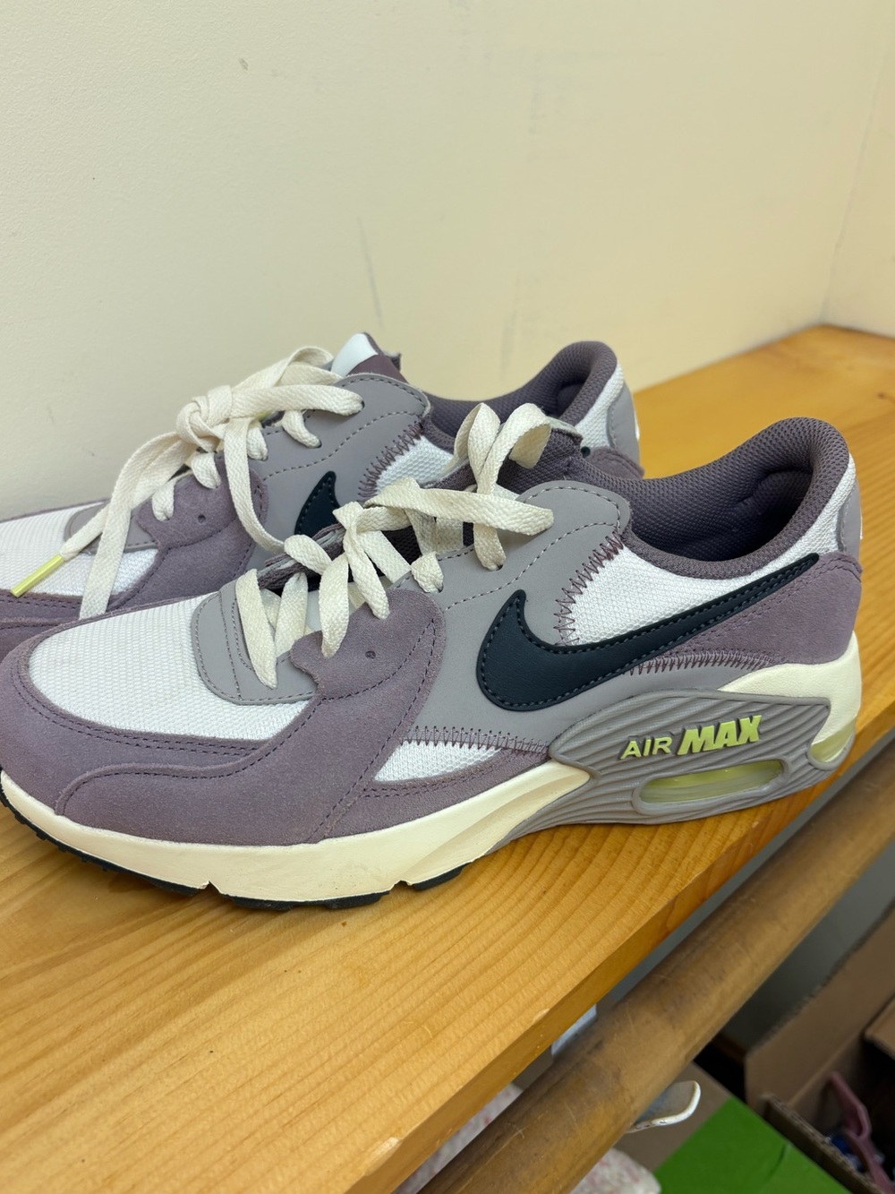 Nike Air Max Men's Athletic Shoes in Lavender, White, Black